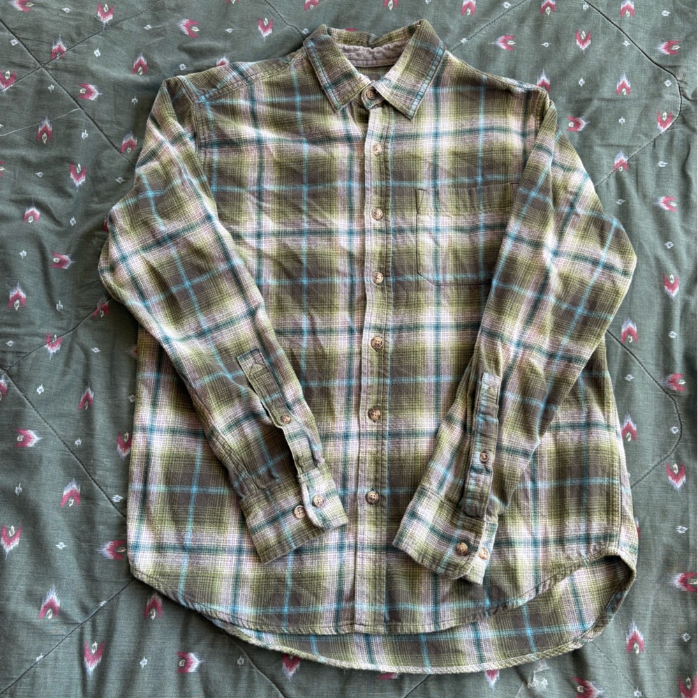 Men’s Eddie Bauer green and grey plaid flannel shirt size medium